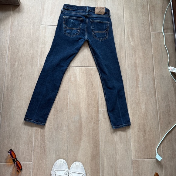 Two pairs of Hollister Skinny Jeans in Denim Blue and Charcoal Gray  SZ 26x28 - Picture 6 of 15